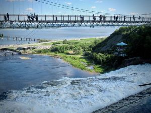 Pedestrian suspension bridge across Montmorency Falls